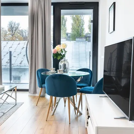 Rayska Loft By As شقة